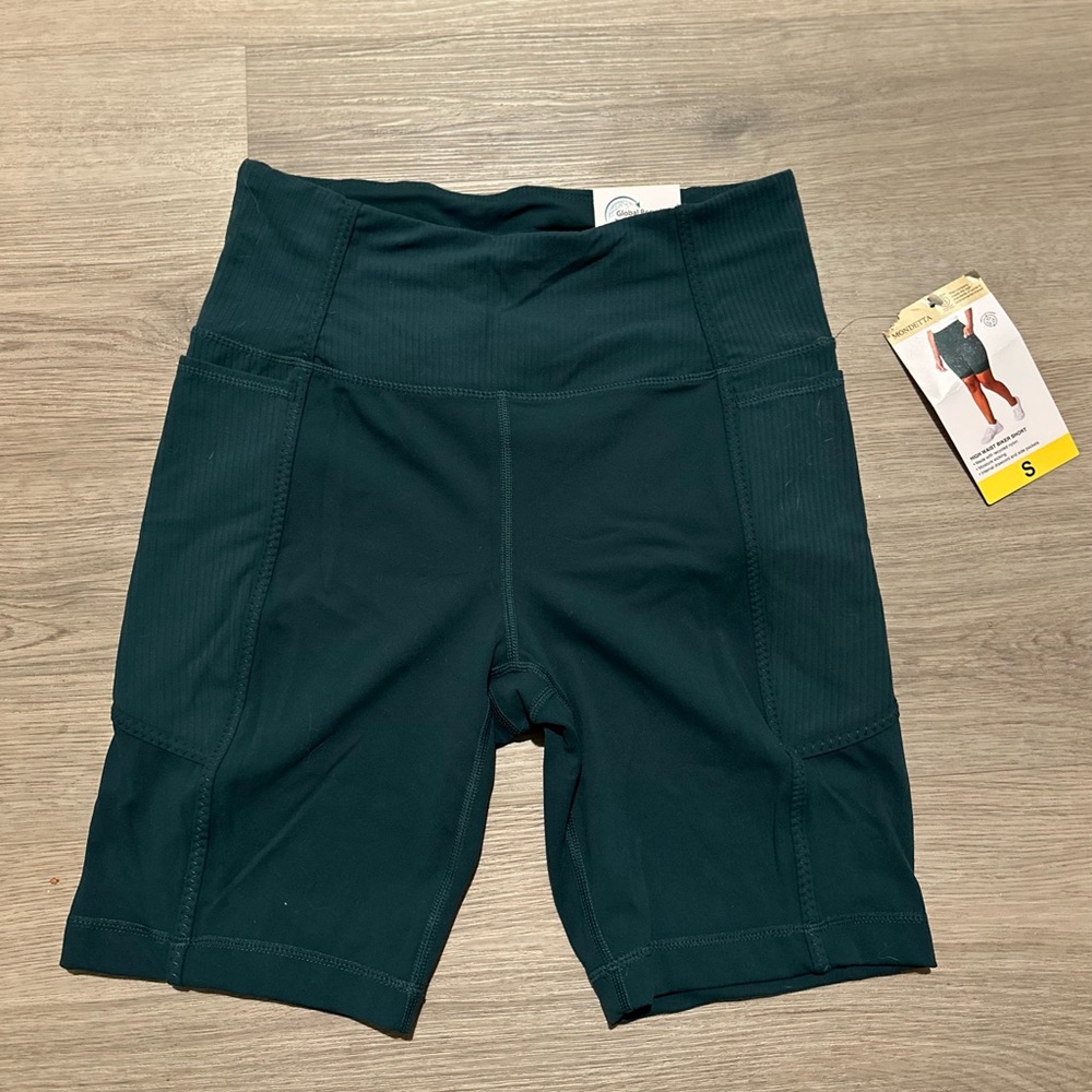 Mondetta Biker Shorts Size S pockets
